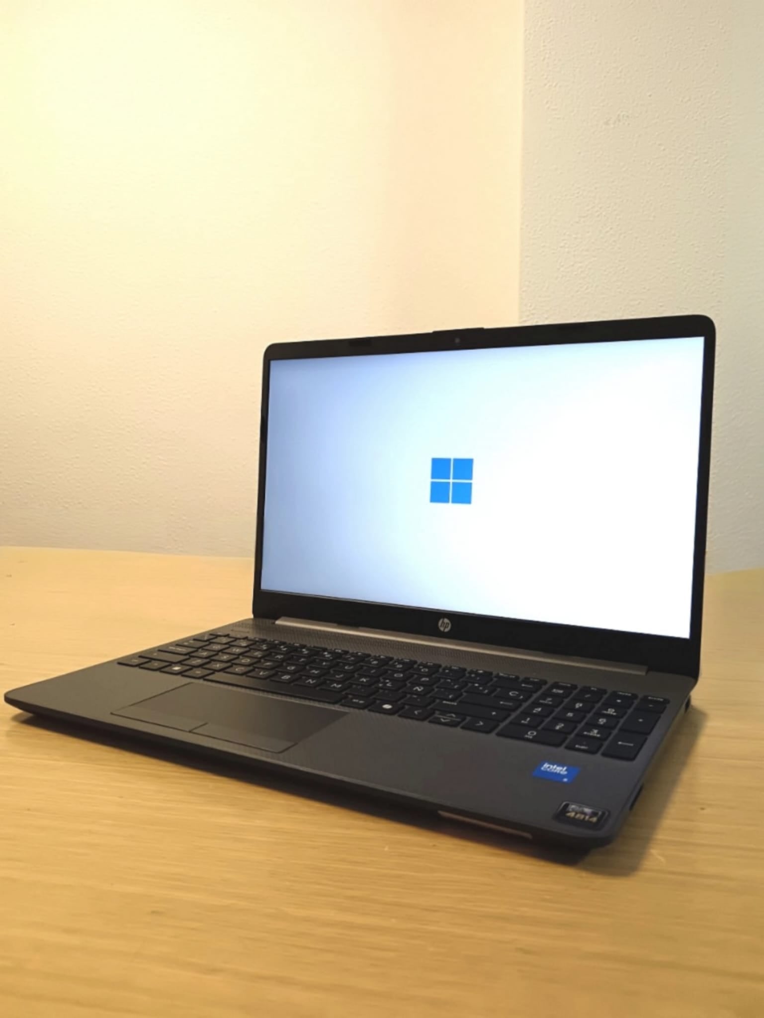 HP 250R G9 16" | Intel Core 5 120U, 16 GB DDR4, 500 GB SSD