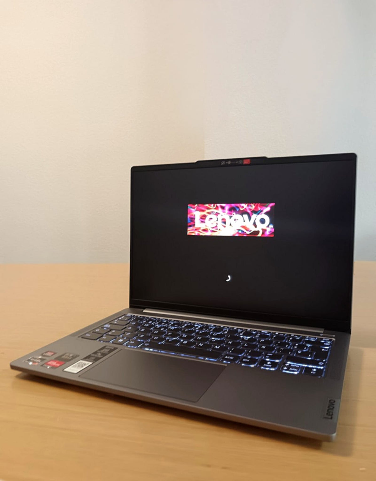 Lenovo IdeaPad Pro 5 14 | Ryzen 7 7735HS, Radeon 680M, 16 GB LPDDR5, 512 GB NVMe